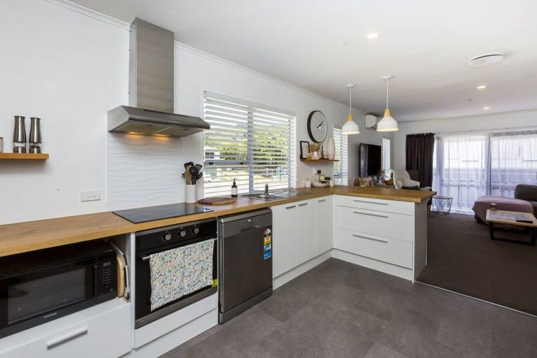 Photo of property in 19a Gemstone Drive, Birchville, Upper Hutt, 5018