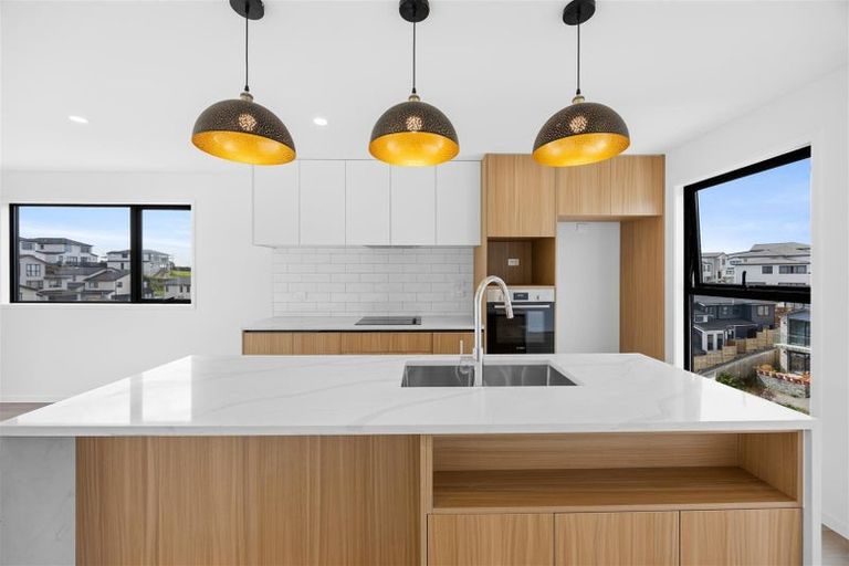 Photo of property in 12 Kautawa Lane, Massey, Auckland, 0614