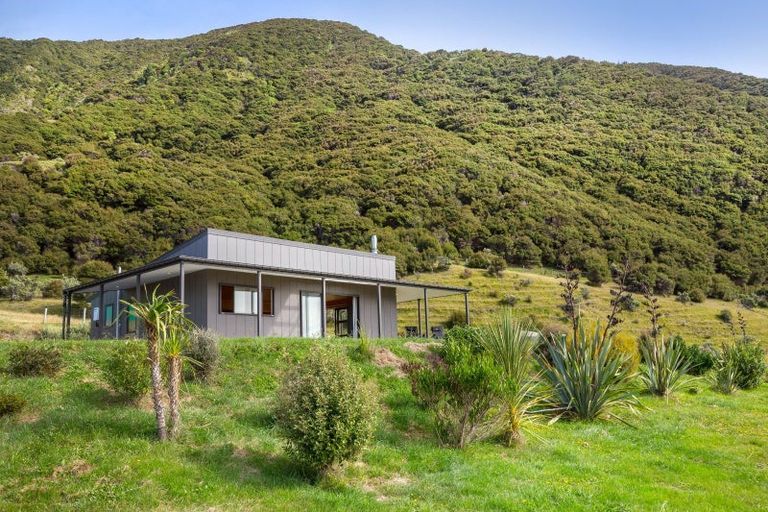 Photo of property in 574 Tora Farm Settlement Road, Tora, Martinborough, 5782