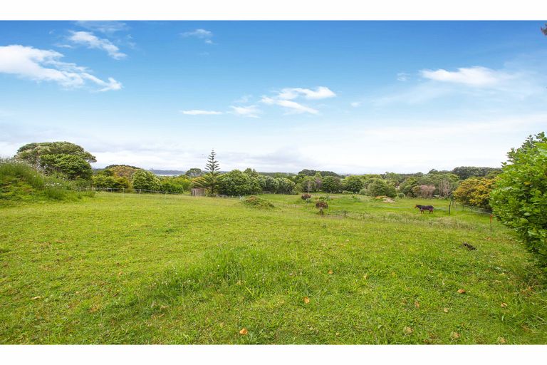 Photo of property in 20 Waipipi Wharf Road, Pollok, Waiuku, 2683