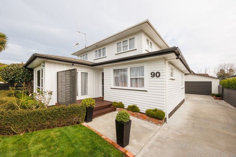 Photo of property in 90 Brightwater Terrace, Terrace End, Palmerston North, 4410