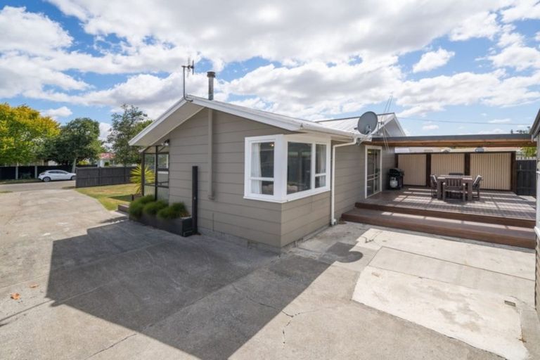 Photo of property in 20 Rhodes Drive, Kelvin Grove, Palmerston North, 4414