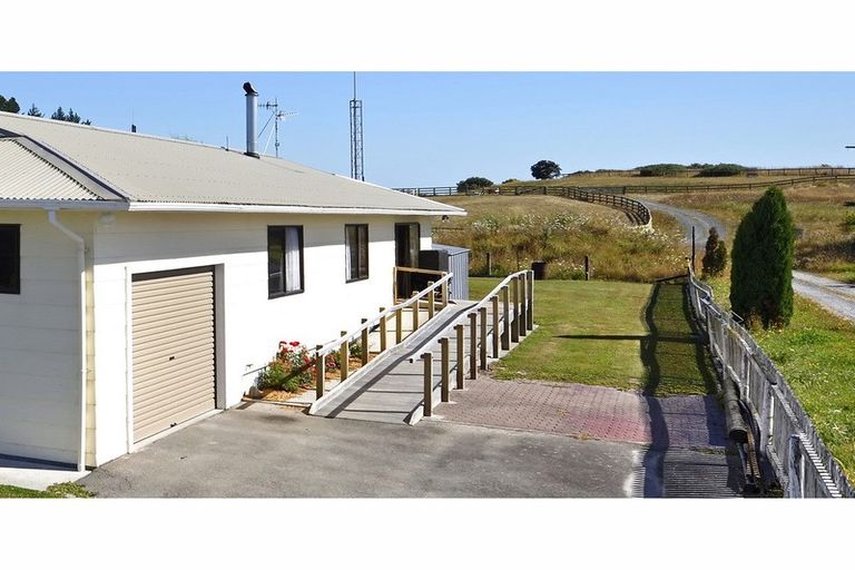 Photo of property in 177 Kina Beach Road, Tasman, Upper Moutere, 7173