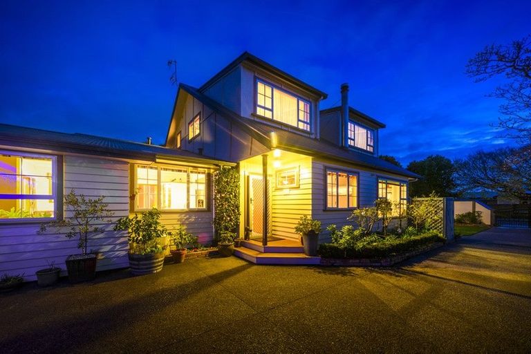 Photo of property in 21 Alan Street, Palmerston North, 4414
