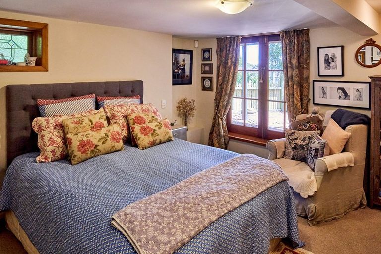 Photo of property in 13 Mahina Road, Mahina Bay, Lower Hutt, 5013