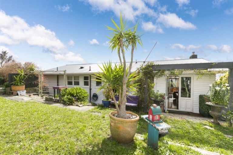 Photo of property in 13 Paparangi Crescent, Paparangi, Wellington, 6037