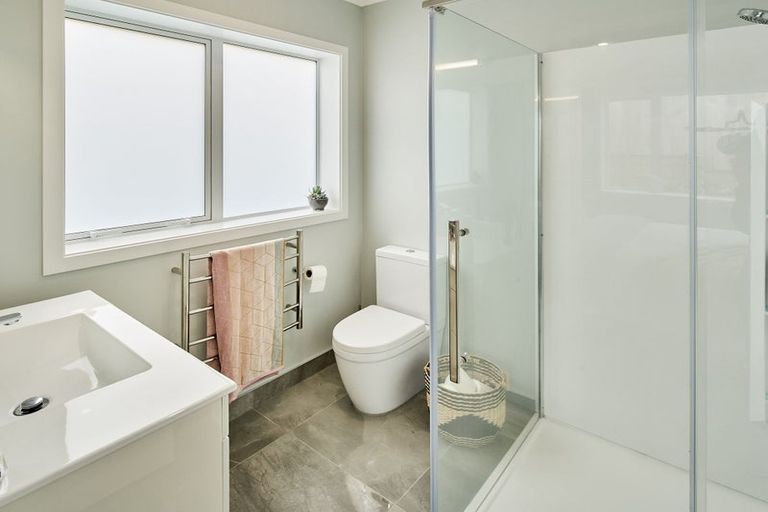 Photo of property in 107 Queen Charlotte Drive, Aotea, Porirua, 5024