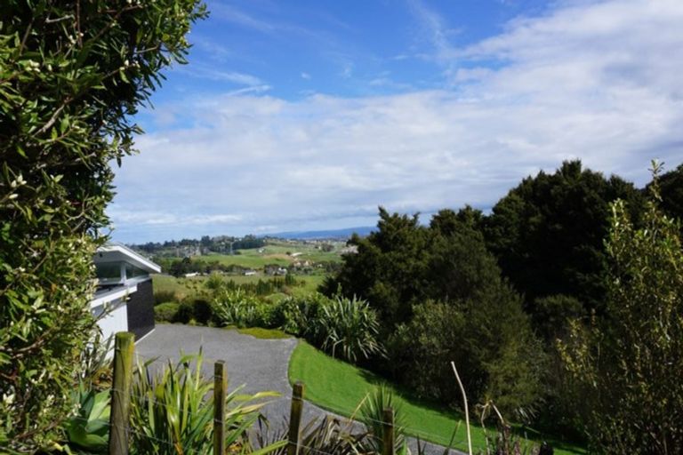 Photo of property in 14 Michael Bosher Way, Flat Bush, Auckland, 2019