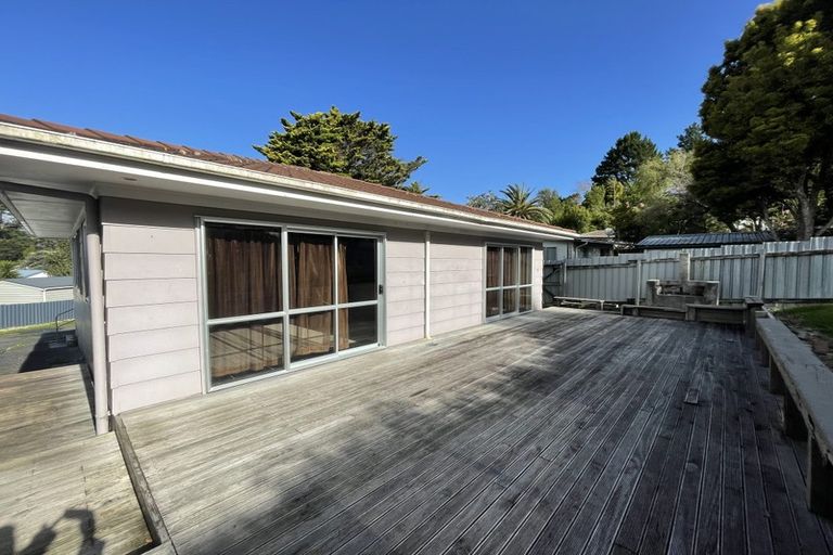 Photo of property in 28 Glenfinn Place, Massey, Auckland, 0614