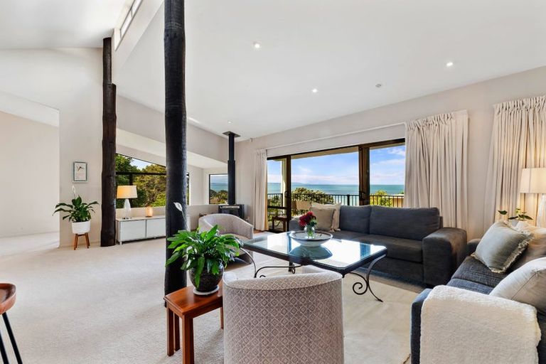 Photo of property in 14 Glenelg Road, Red Beach, 0932