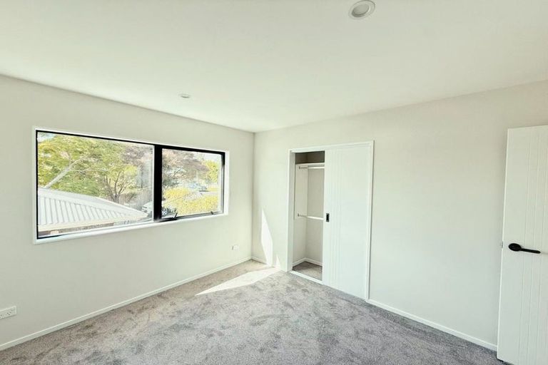 Photo of property in 7a Springside Place, New Lynn, Auckland, 0600