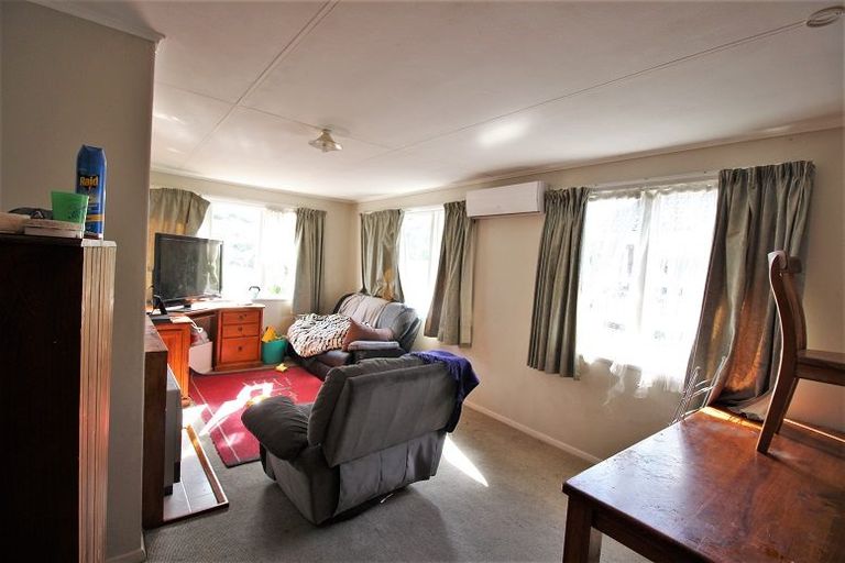 Photo of property in 12 Yeats Crescent, Fairfield, Hamilton, 3214