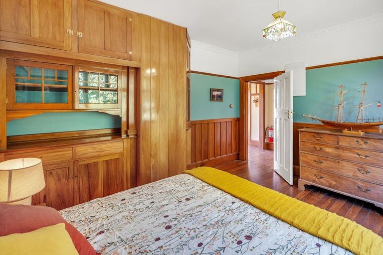 Photo of property in 3 Cross Street, Coalgate, 7673