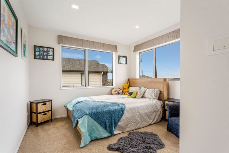 Photo of property in 21 Tawa Place, Orewa, 0931