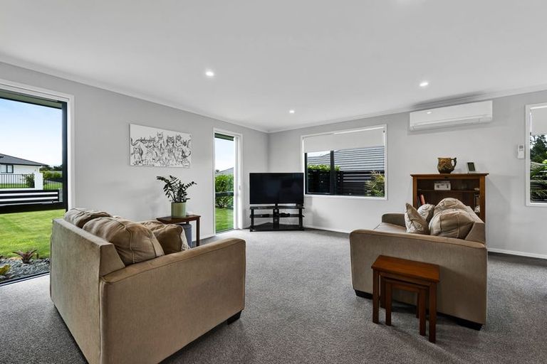 Photo of property in 34d Honeyfield Drive, Whalers Gate, New Plymouth, 4310