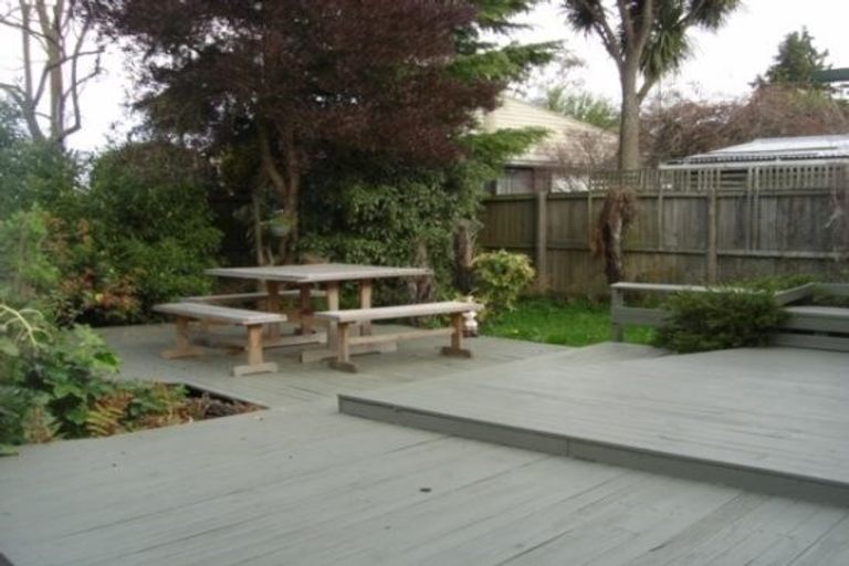 Photo of property in 32 Flower Street, Bryndwr, Christchurch, 8053