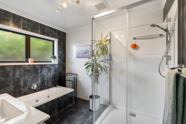 Photo of property in 102 Mark Street, Whangamata, 3620