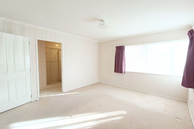 Photo of property in 70 Bob Charles Drive, Golflands, Auckland, 2013
