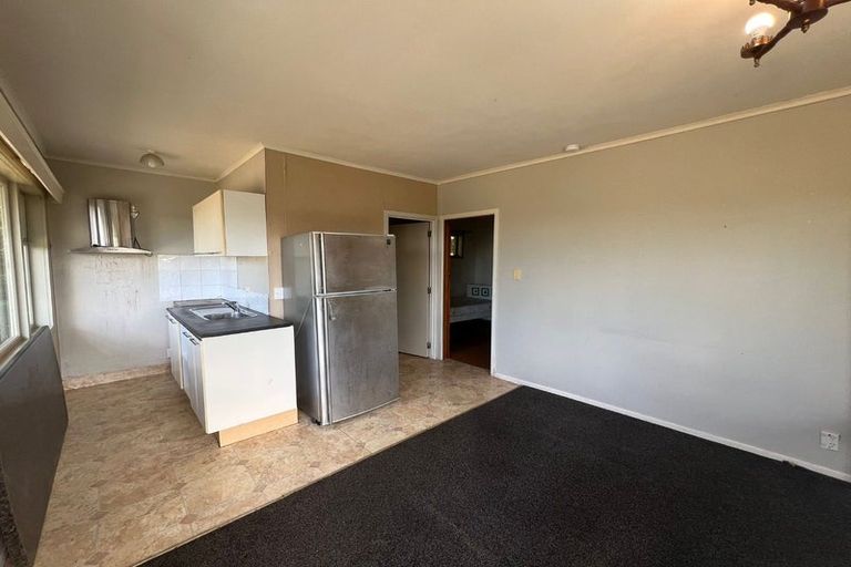 Photo of property in 29 Awaroa Road, Sunnyvale, Auckland, 0612