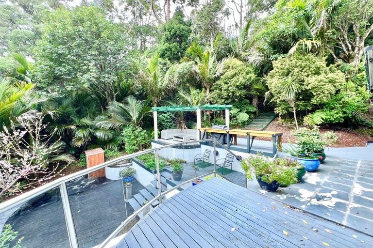 Photo of property in 14 Titirangi Beach Road, Titirangi, Auckland, 0604
