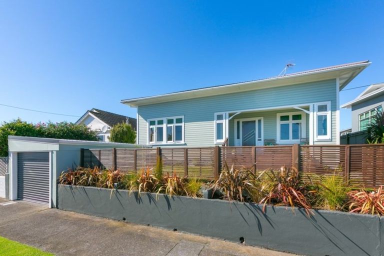 Photo of property in 6 Princes Street, Fitzroy, New Plymouth, 4312