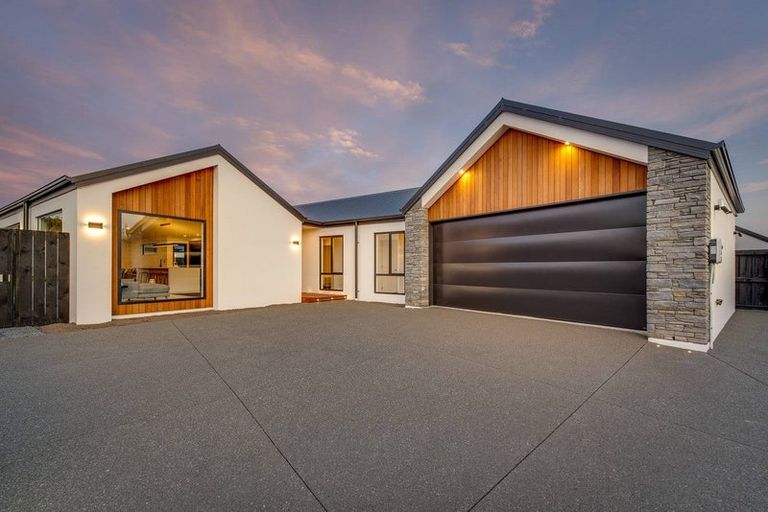 Photo of property in 27 Reece Place, Marshland, Christchurch, 8051