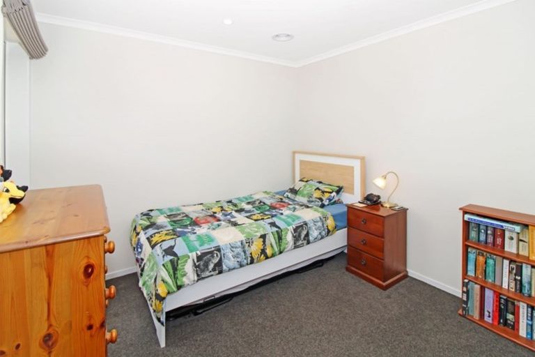 Photo of property in 1 Ongarui Close, Whalers Gate, New Plymouth, 4310