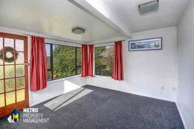 Photo of property in 1 Kowhai Street, Ravensbourne, Dunedin, 9022
