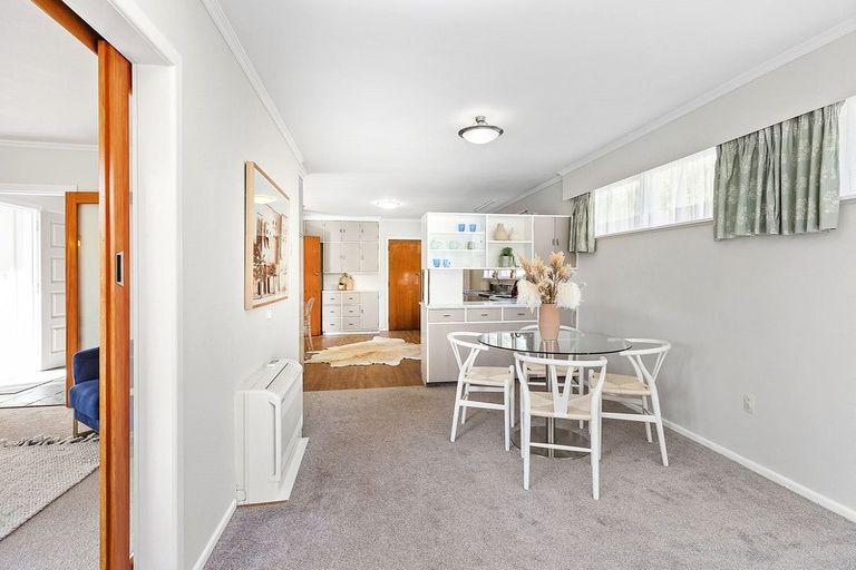 Photo of property in 17 Saint Edmund Crescent, Tawa, Wellington, 5028