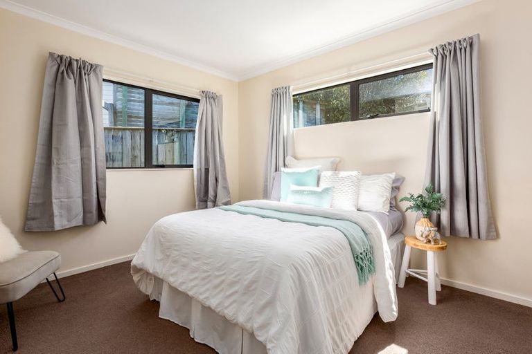 Photo of property in 12a Hiwi Crescent, Titahi Bay, Porirua, 5022
