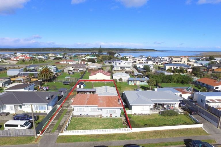 Photo of property in 98 Seabury Avenue, Foxton Beach, Foxton, 4815