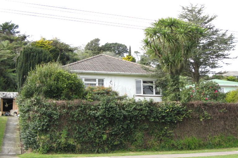 Photo of property in 29 Seaview Road, Marfell, New Plymouth, 4310