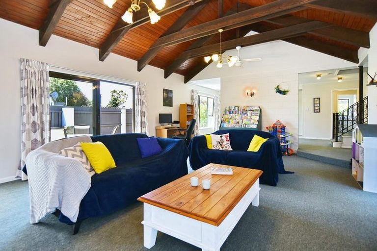 Photo of property in 7 Kowai Place, Amberley, 7410