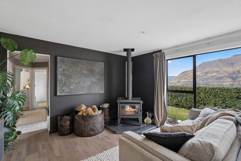 Photo of property in 17 Arawata Terrace, Fernhill, Queenstown, 9300