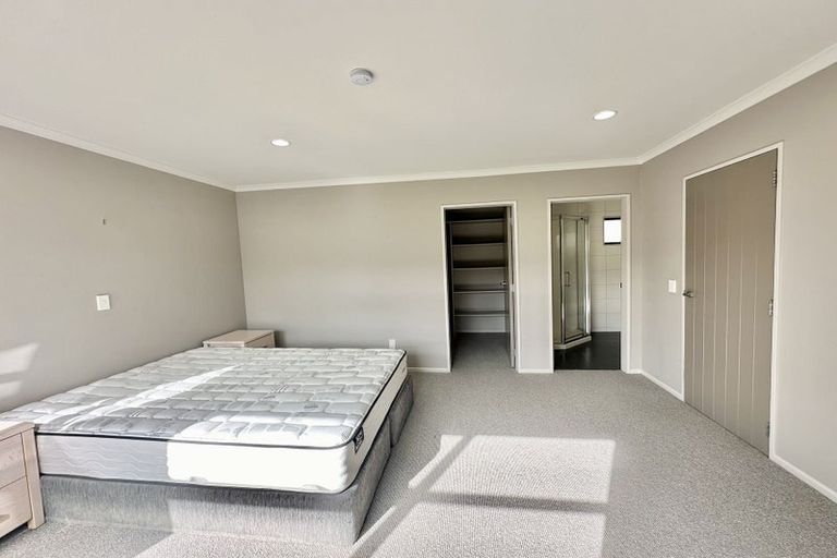 Photo of property in 61 Te Puia Drive, Aotea, Porirua, 5024