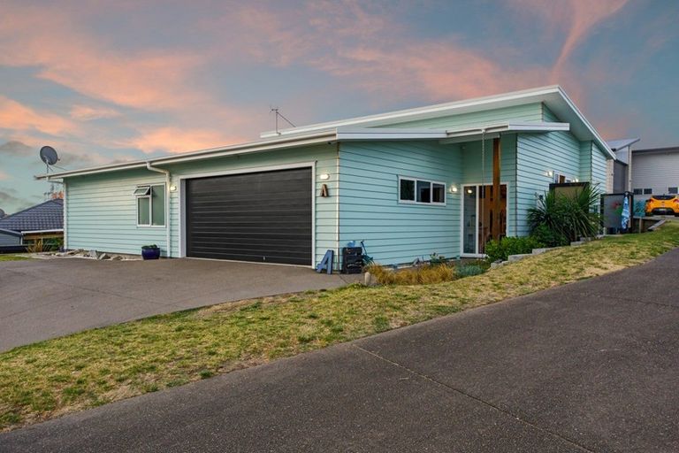 Photo of property in 32a Ohuirehe Road, Coastlands, Whakatane, 3120