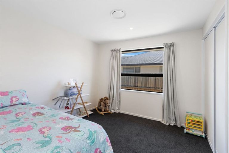 Photo of property in 163 Queenspark Drive, Parklands, Christchurch, 8083