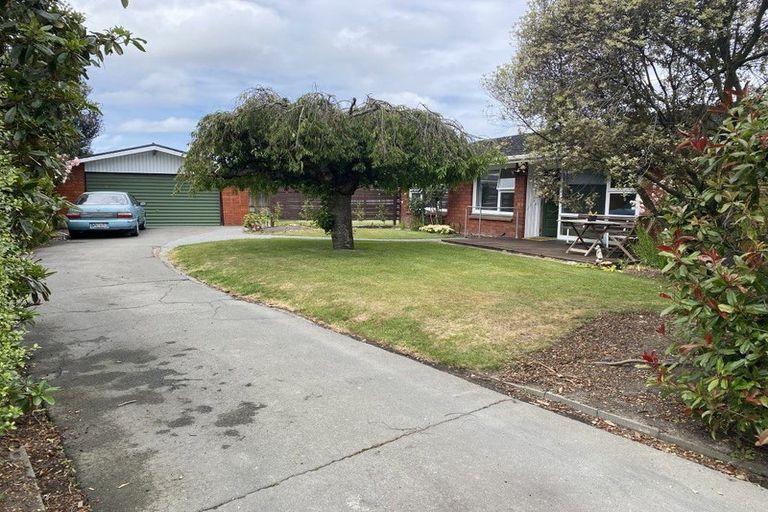 Photo of property in 22 Ramore Place, Redwood, Christchurch, 8051