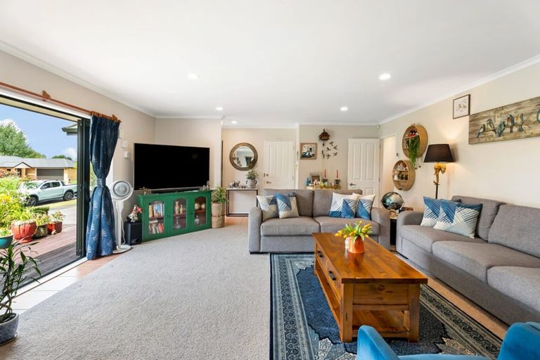 Photo of property in 52 Wattle Farm Road, Wattle Downs, Auckland, 2103