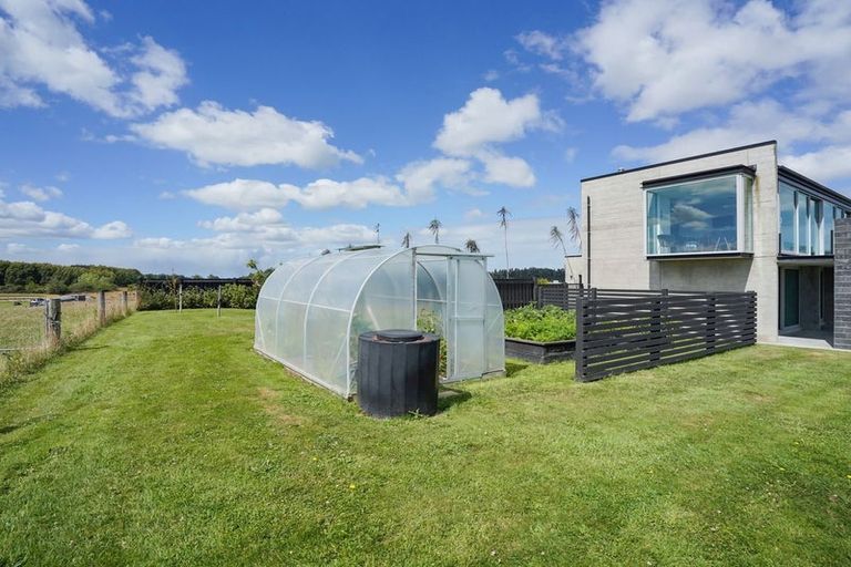 Photo of property in 89 Sunrise Drive, Seaward Bush, Invercargill, 9812