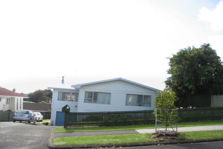 Photo of property in 3 Beechdale Crescent, Pakuranga Heights, Auckland, 2010