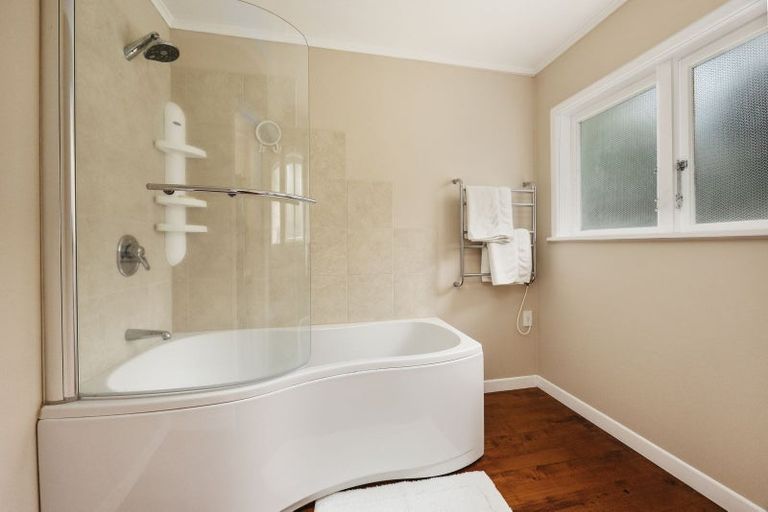 Photo of property in 13 Park Hill Road, Birkenhead, Auckland, 0626