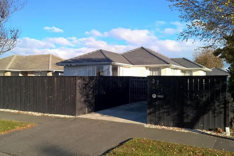 Photo of property in 37 Chedworth Avenue, Bishopdale, Christchurch, 8053