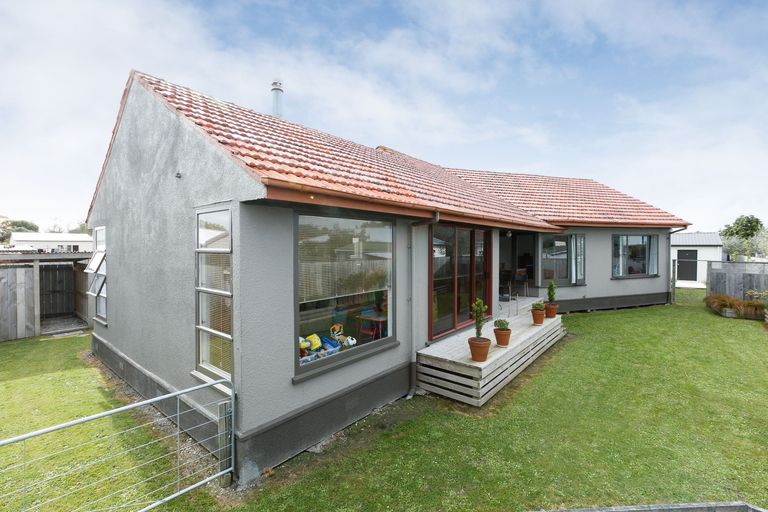 Photo of property in 1a Carthew Street, Feilding, 4702