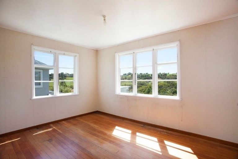 Photo of property in 45 Tahapa Crescent, Meadowbank, Auckland, 1072