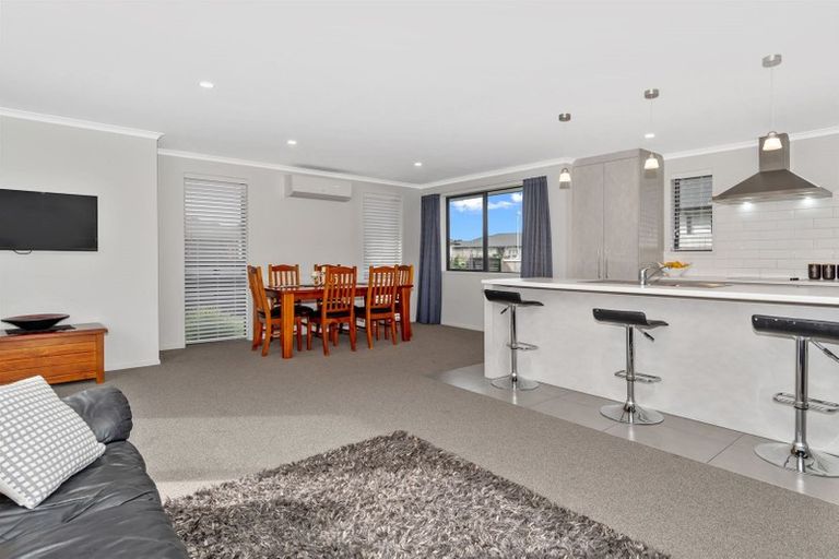 Photo of property in 74 Puhirake Crescent, Pyes Pa, Tauranga, 3112