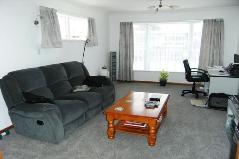 Photo of property in 9 Ely Place, Levin, 5510