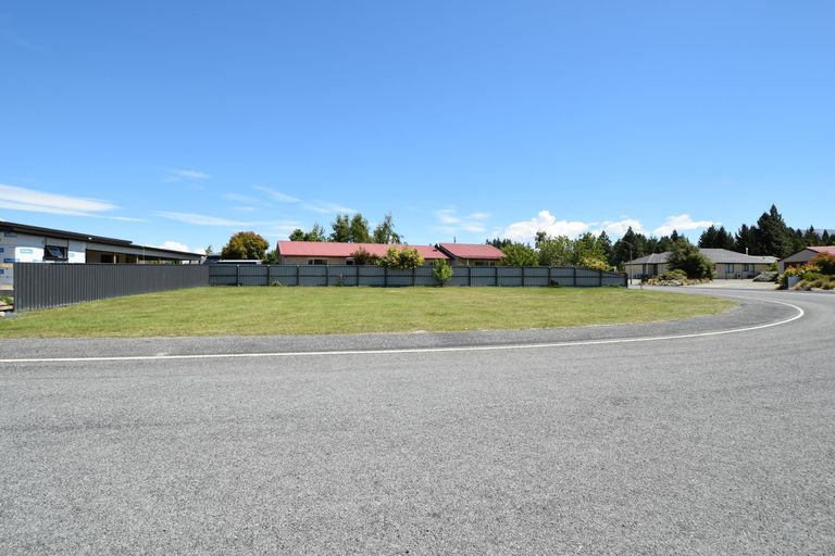 Photo of property in 30 Irishman Drive, Twizel, 7901