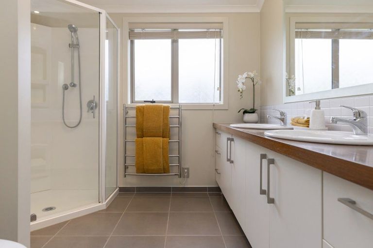 Photo of property in 2/745 Acacia Bay Road, Acacia Bay, Taupo, 3330