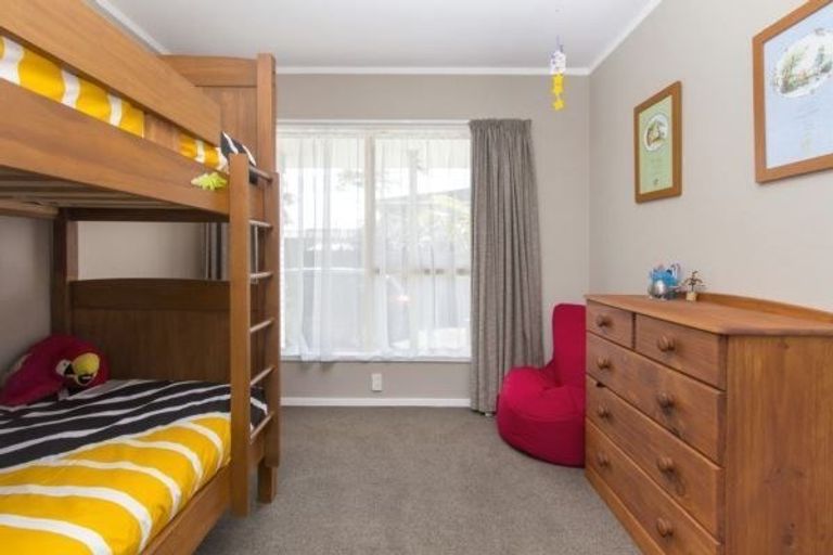 Photo of property in 41 Walworth Avenue, Pakuranga Heights, Auckland, 2010